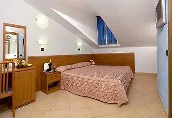 Hotel Queen Mary Cattolica