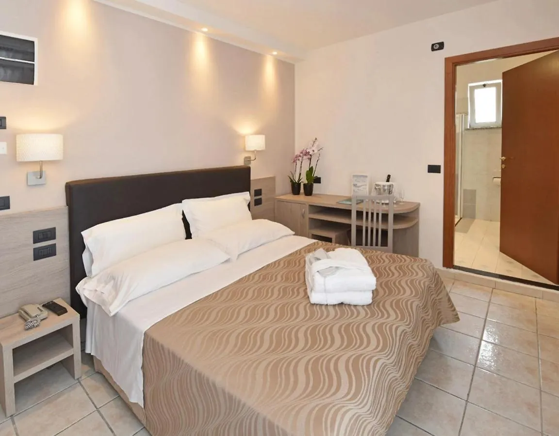 Hotel Queen Mary Cattolica