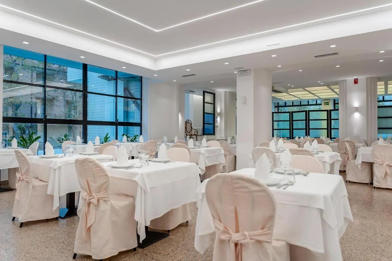 Hotel Queen Mary Cattolica 3*,