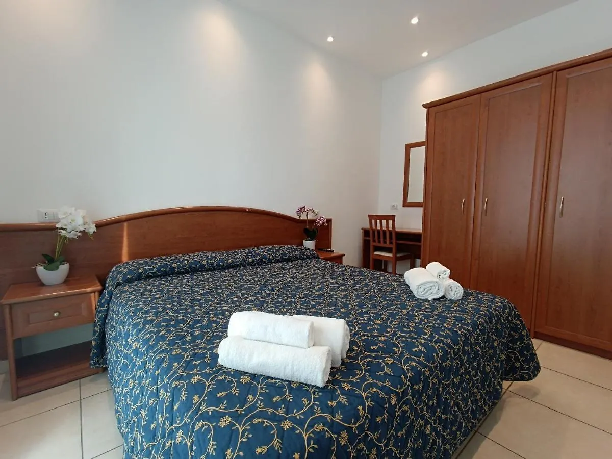 Hotel Queen Mary Cattolica