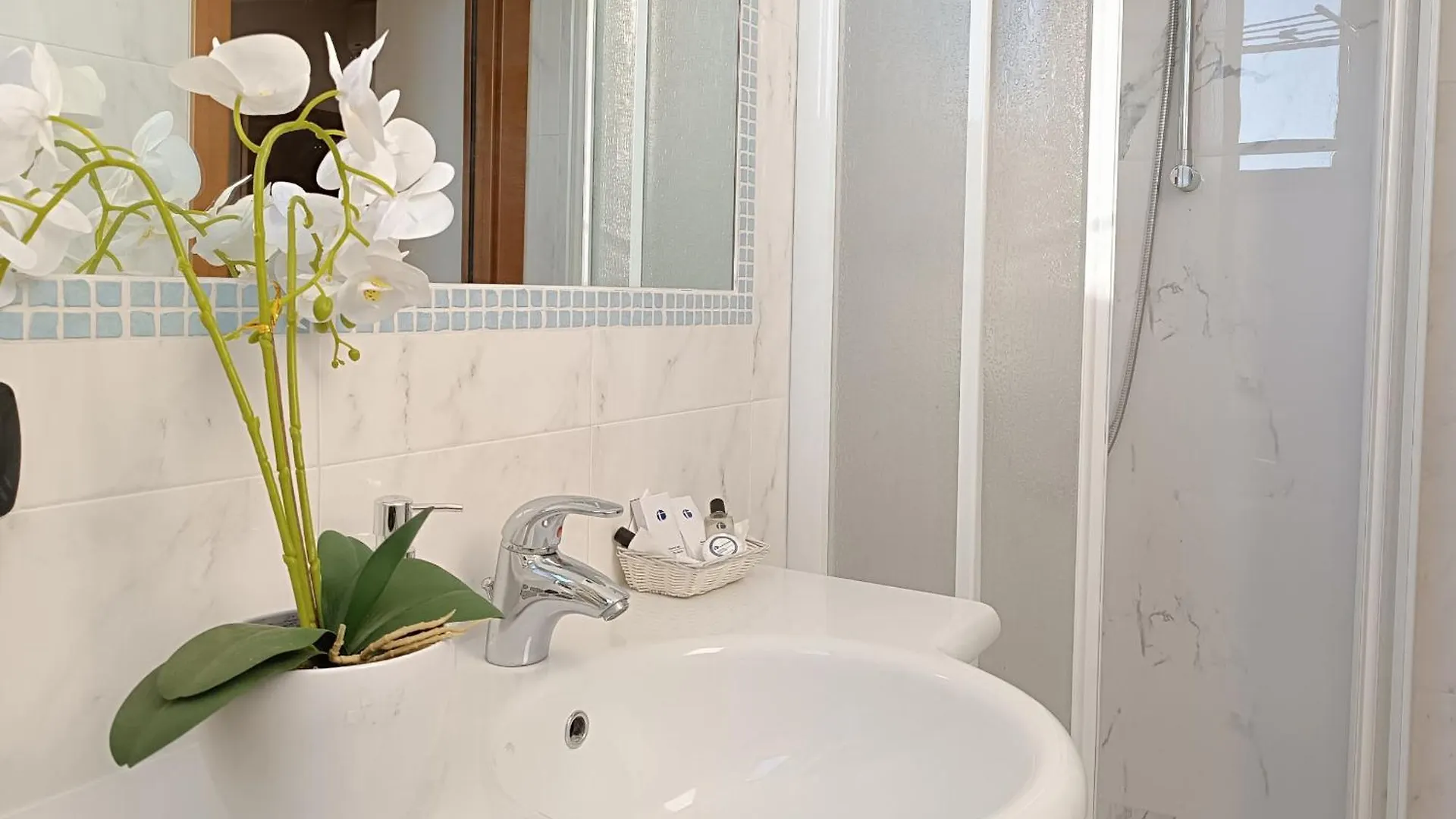 ***  Hotel Queen Mary Cattolica Italia