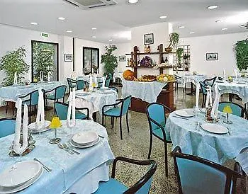 Hotel Queen Mary Cattolica