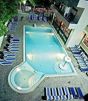 Hotel Queen Mary Cattolica 3*,  Italia