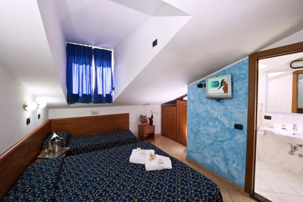 Hotel Queen Mary Cattolica 3*,
